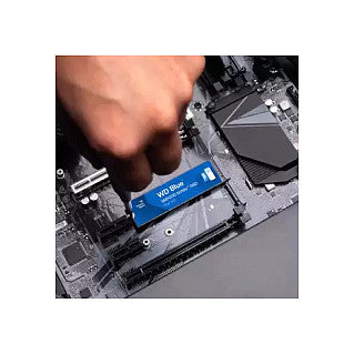 Western Digital WDS200T4B0E internal solid state drive