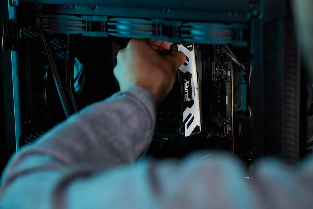 Kingston Technology FURY 32GB 8000MT/s DDR5 CL38 DIMM (Kit of 2) Renegade Silver XMP